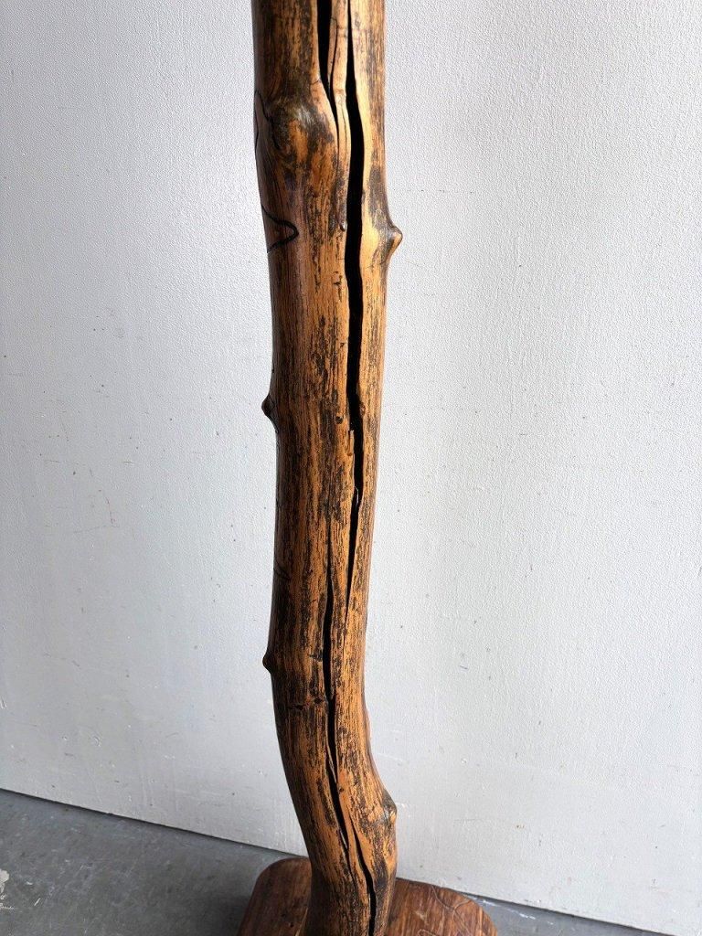 流木の置き物(台座付き) 流木をモチーフとした、台座