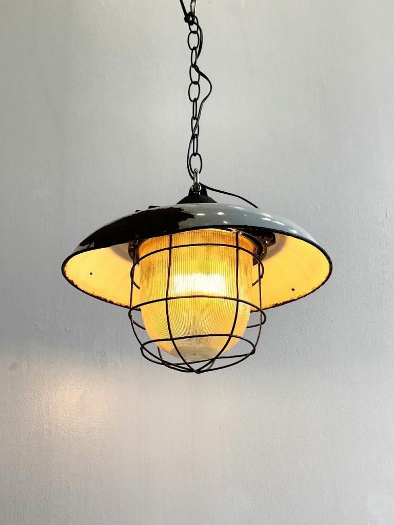 【依頼により値下げ中】ビンテージ インダストリアル ペンダントランプ ヴィンテージ インダストリアル ペンダントランプ(1