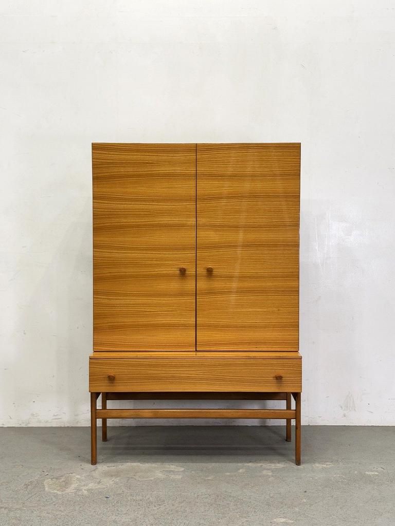 アンティーク家具 1974's JITONA Soběslav社製 ヴィンテージ ウッド カップボード