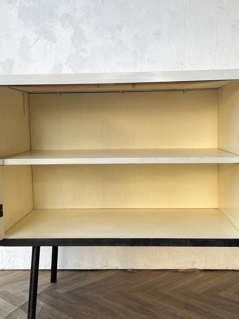 ヴィンテージ家具　ミッドセンチュリー　サイドボード　アンティーク　レトロ　飾り棚 1950's ヴィンテージ ミッドセンチュリー サイドボード