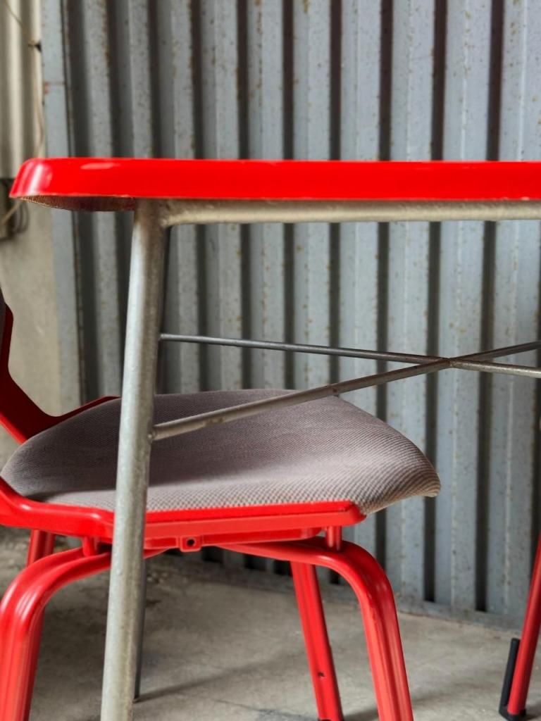 VERTEX社製 ヴィンテージ グラスファイバー ダイニングテーブル