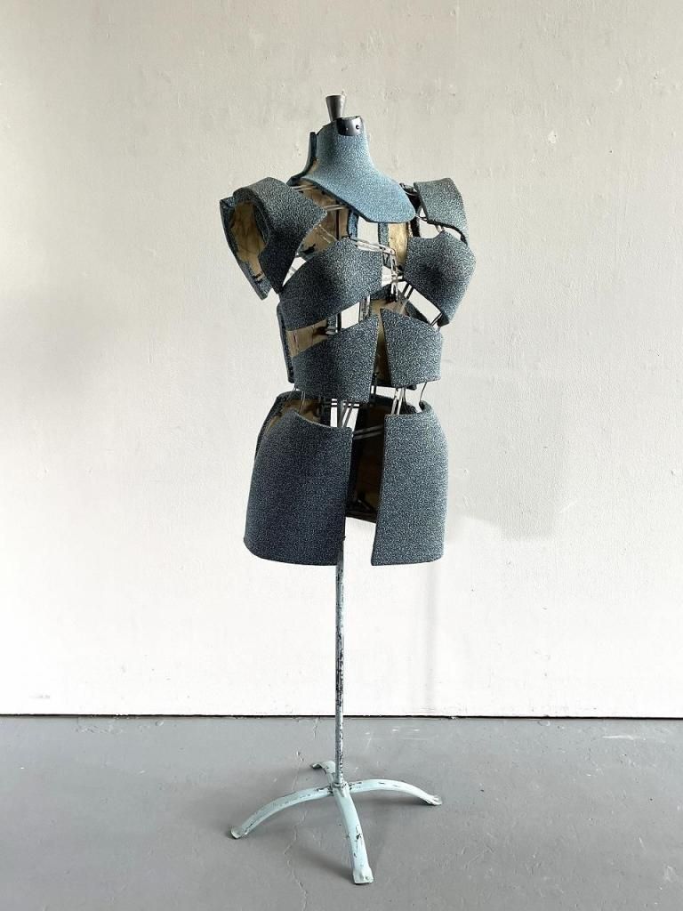 ビンテージ トルソー 三菱レーヨン 11AB2 足踏み昇降式 マネキン ビンテージ トルソー 三菱レーヨン 11AB2 足踏み昇降式 マネキン