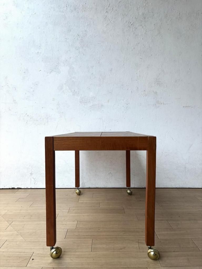 ヴィンテージ  アンティーク　タイルトップ　コーヒーテーブル フランスアンティーク タイルトップ コーヒーテーブル （ソファ