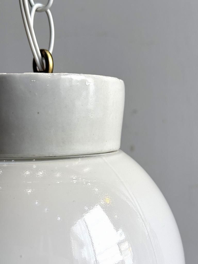 ヴィンテージ ホワイトガラス ペンダントランプ(複数在庫有り