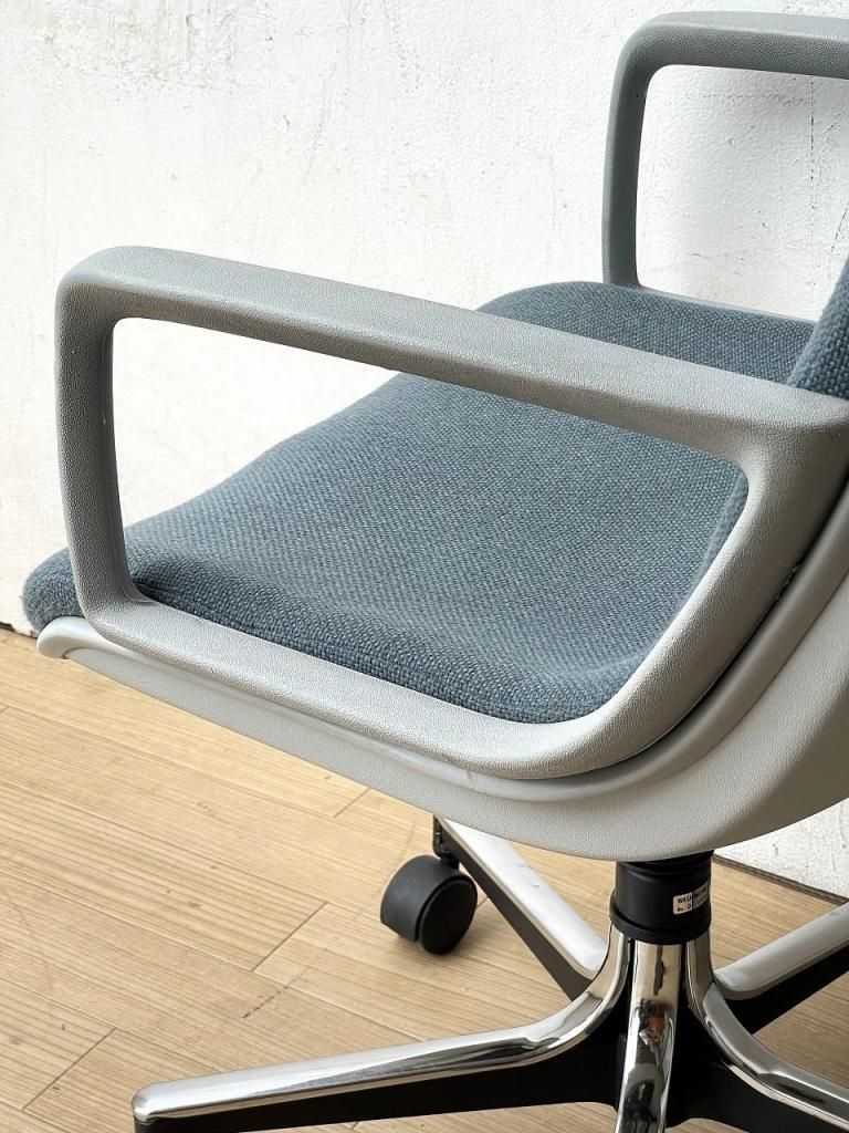 GF Furniture Systems社製 ヴィンテージ ファブリック デスクチェア