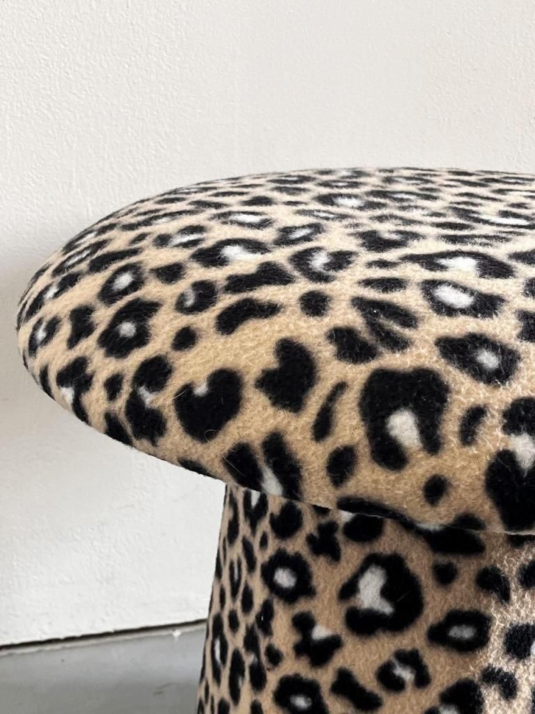 ヴィンテージ　レオパードスツール ヴィンテージ レオパード ファブリック マッシュルーム オットマン