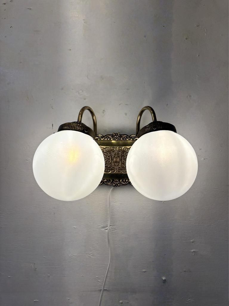 【美品】フランスアンティーク クリスタルドロップ 2灯ブラケット[2409] ヴィンテージ ホワイトガラス 2灯 ブラケットランプ(同型2点有り