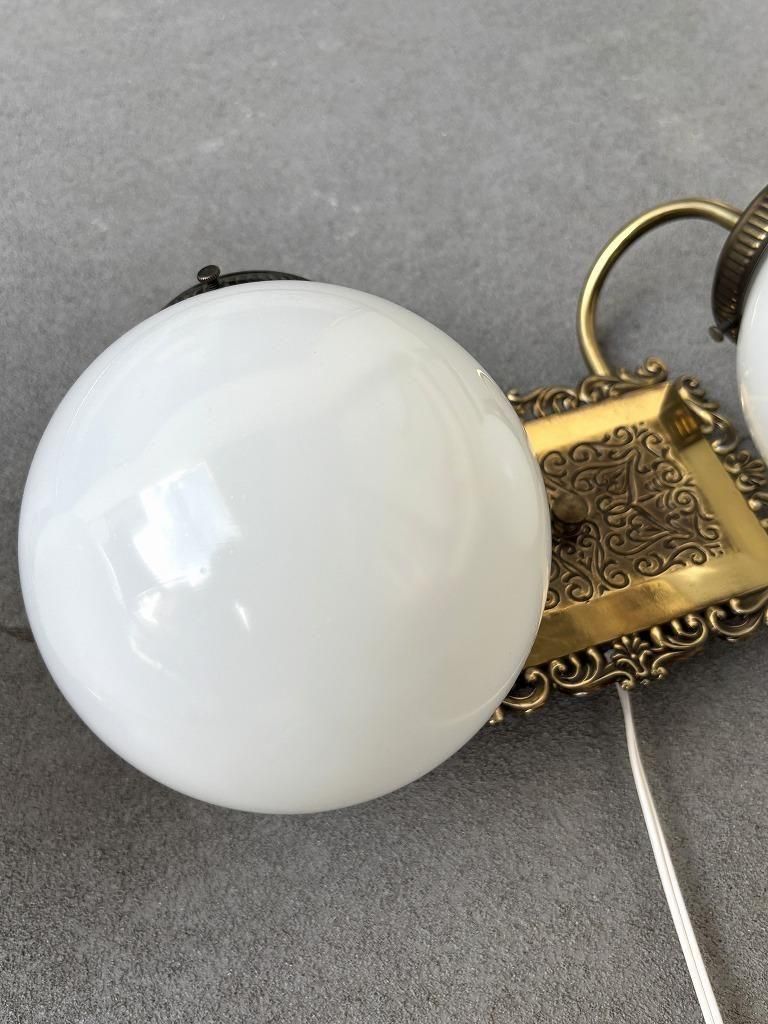 ヴィンテージ ホワイトガラス 2灯 ブラケットランプ(同型2点有り