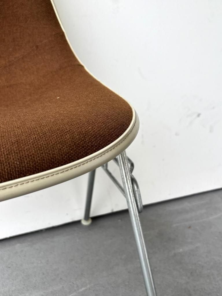 1983's Herman Miller イームズ スタッキングベース サイド