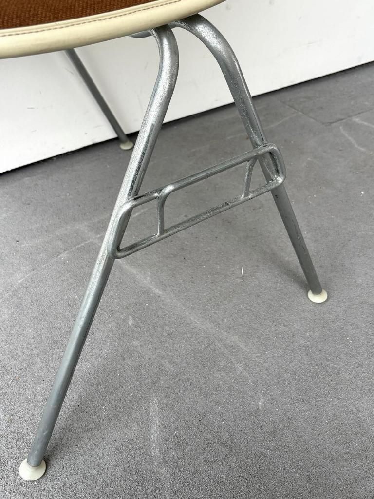 Herman Miller ハーマンミラー イームズ チェア スタッキングベース イームズ プラスチックシェルサイドチェア スタッキングベース