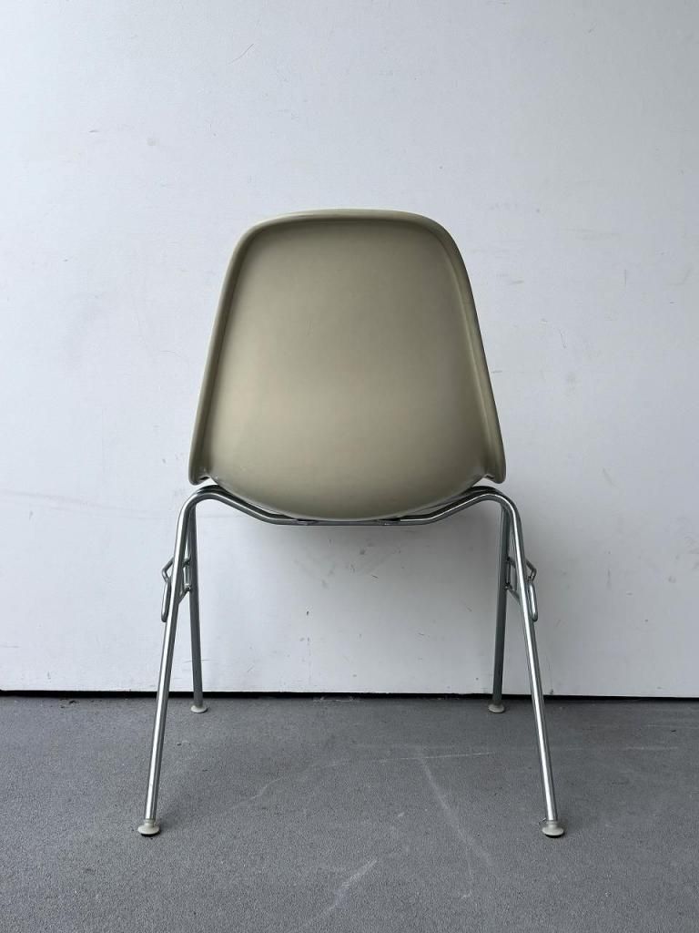 1983's Herman Miller イームズ スタッキングベース サイド