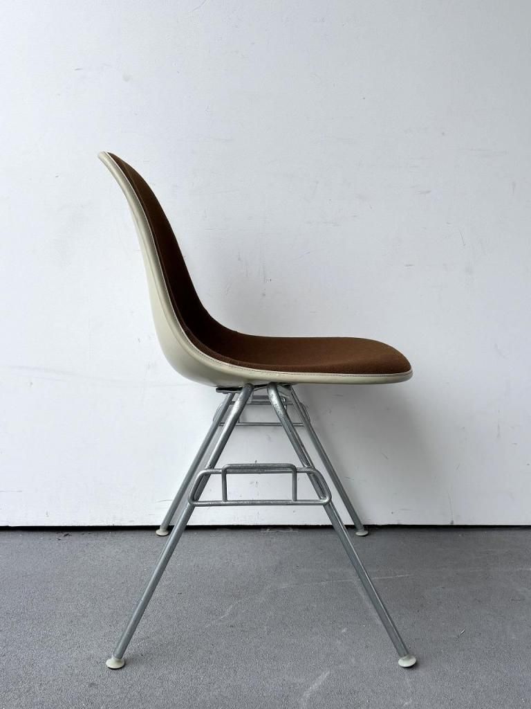 Herman Miller ハーマンミラー イームズ チェア スタッキングベース イームズ プラスチックシェルサイドチェア スタッキングベース