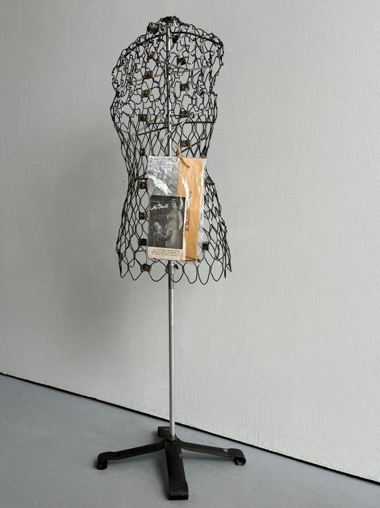 ポストモダン　アンティーク トルソー タオルラック　マネキン　アールデコ ポストモダン アンティーク トルソー タオルラック マネキン