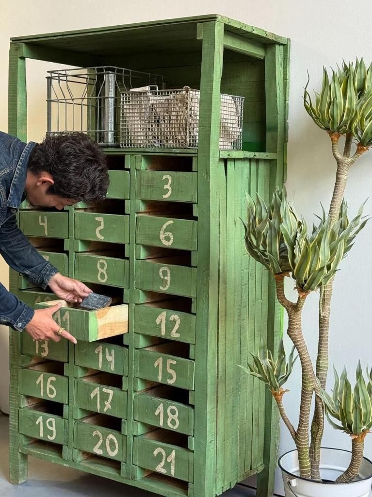 インダストリアル・スチール家具/ロッカー/キャビネット/什器