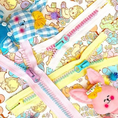 手芸雑貨 Amazon.co.jp: zx 25ピース2穴ミックス形塗装工芸品とスクラップ