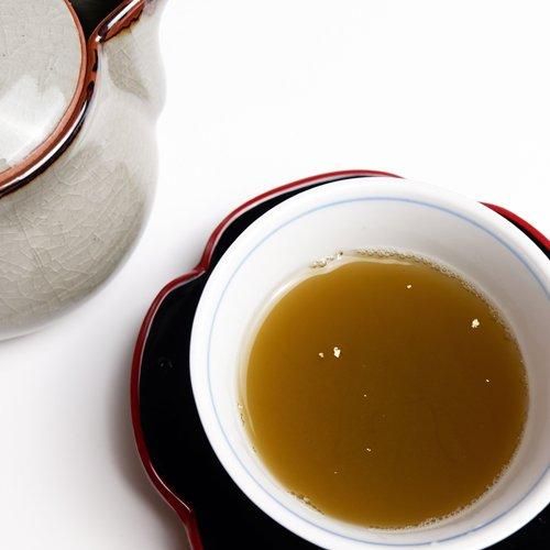 金箔入加賀棒茶 - 金銀箔工芸さくだ ／ 金箔を使用したあぶら