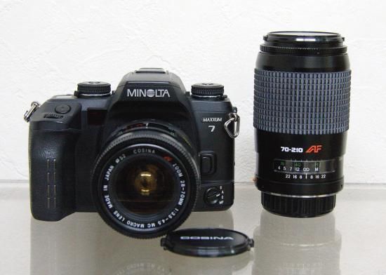 MINOLTA MAXXUM 7 / COSINA AF ZOOM 28-70MM 1:3.5-4.5 MC MACRO
