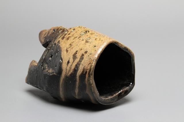 隠﨑隆一 「 備前黒酒呑 」 酒器 三ツ足 盃 - レトロ ＆アート