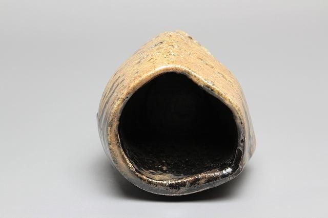 隠﨑隆一 「 備前黒酒呑 」 酒器 三ツ足 盃 - レトロ ＆アート