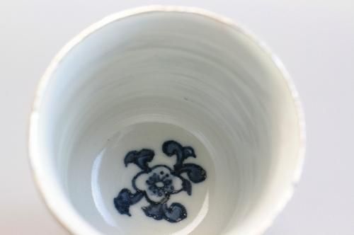 植葉香澄 「 花文ぐいのみ 」 酒器 盃 - レトロ &アート空間 植葉香澄 「 花文ぐいのみ 」 酒器 盃 - レトロ &アート空間