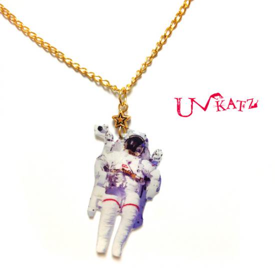 Outlet Ukatz No 145 宇宙飛行士ネックレス Ukatz Design ユーカッツデザイン 宇宙や生き物モチーフ の個性派ハンドメイドアクセサリー