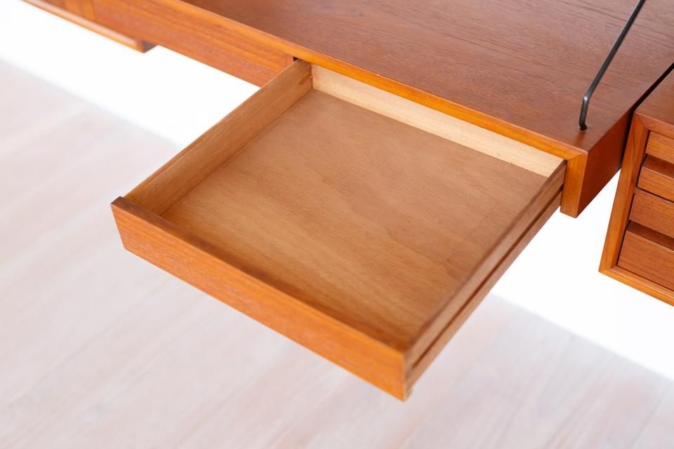 直接引き渡し　Poul Cadovius チーク材　壁付けシェルフ 直接引き渡し Poul Cadovius チーク材 壁付けシェルフ