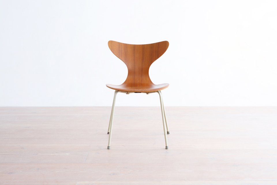 Arne Jacobsen エイトチェア | 北欧家具 haluta (ハルタ)