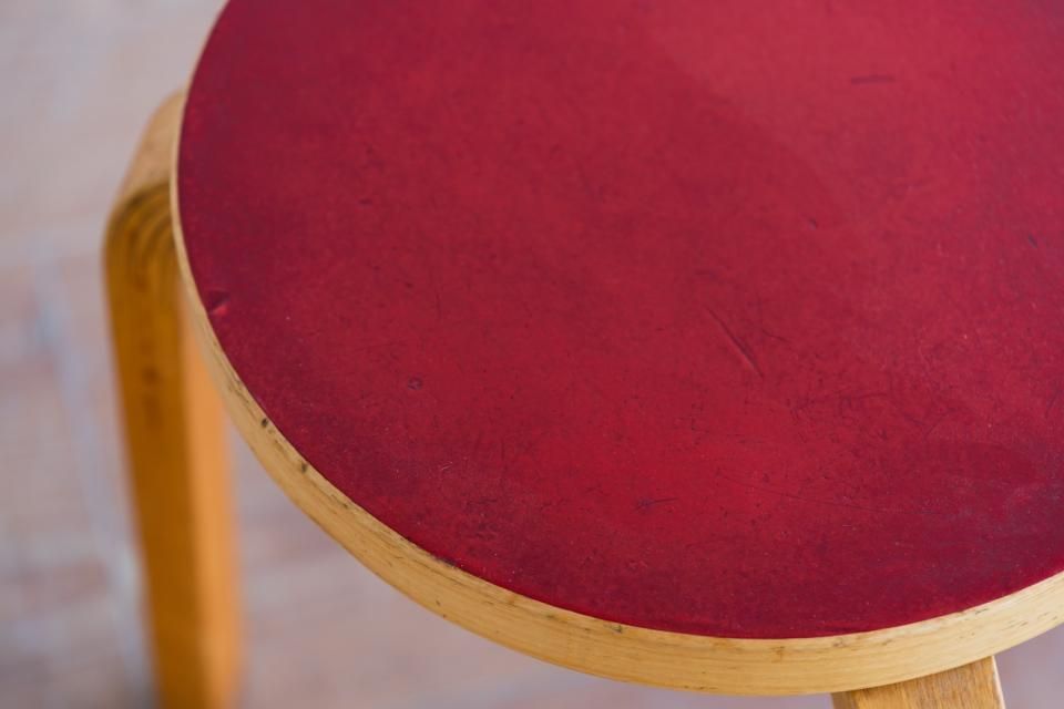 フランス　ビンテージスツール　Alvar Aalto スツール　チェア　赤 Alvar Aalto/Stool 60/Red - organ-online.com