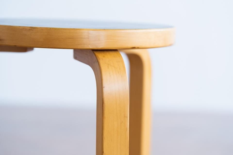 artek aalto スツール60 ブラックリノリウム 公式】Artek（アルテック）- スツール60 ブラック リノリウム