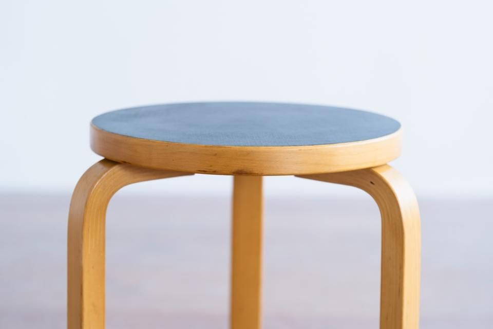 Alvar Aalto スツール60 リノリウム ブラック | 北欧家具 haluta