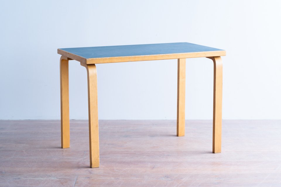 Alvar Aalto 80B テーブル リノリウムブルー | 北欧家具 haluta (ハルタ)