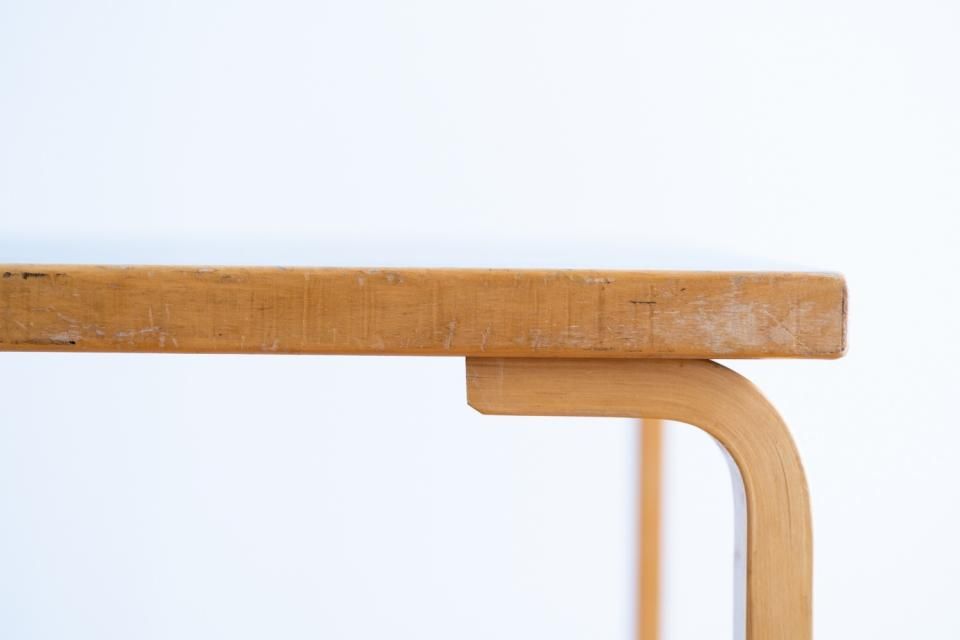 Alvar Aalto 80B テーブル リノリウムブルー | 北欧家具 haluta