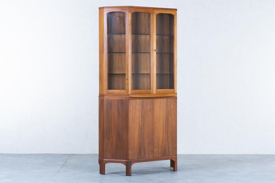 Carl Malmsten ガラスキャビネット ウォールナット | 北欧家具