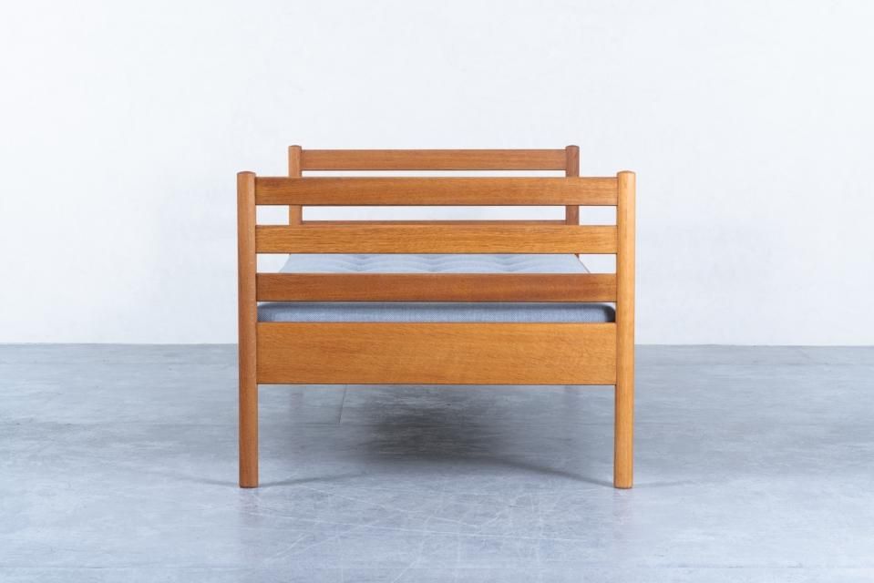 Hans J Wegner セミシングルベッド オーク | 北欧家具 haluta Hans J Wegner セミシングルベッド オーク | 北欧家具 haluta