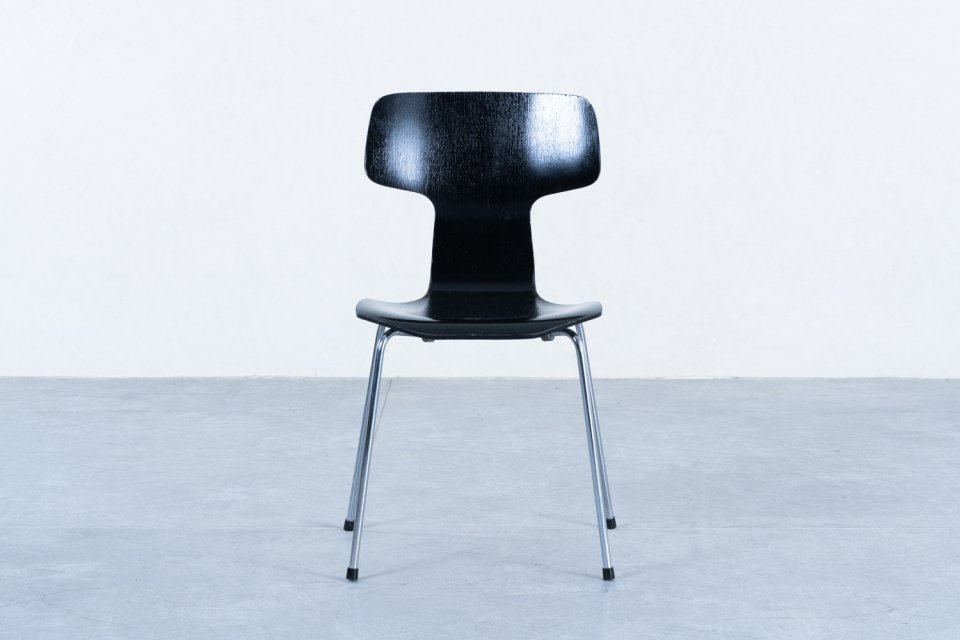 Arne Jacobsen model.3103 Tチェア ブラック