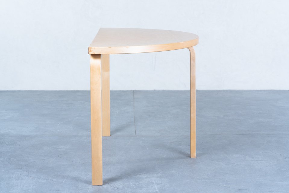 Alvar Aalto 95 半円テーブル ナチュラル | 北欧家具 haluta (ハルタ)