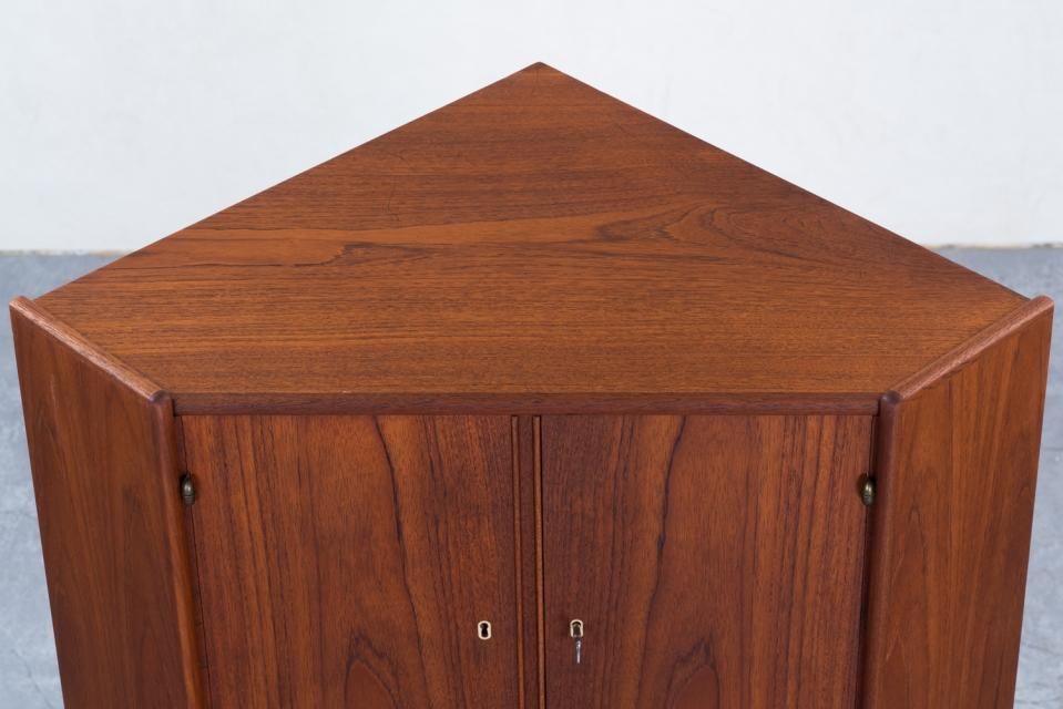 コーナーキャビネット チーク | 北欧家具 haluta (ハルタ)