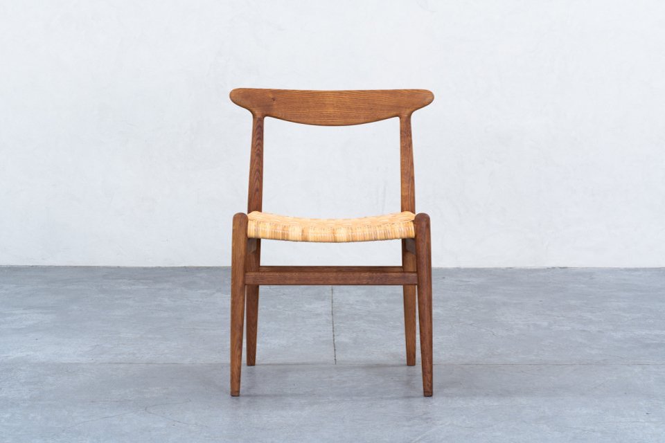 Hans J Wegner W2 ダイニングチェア オーク | 北欧家具 haluta (ハルタ)