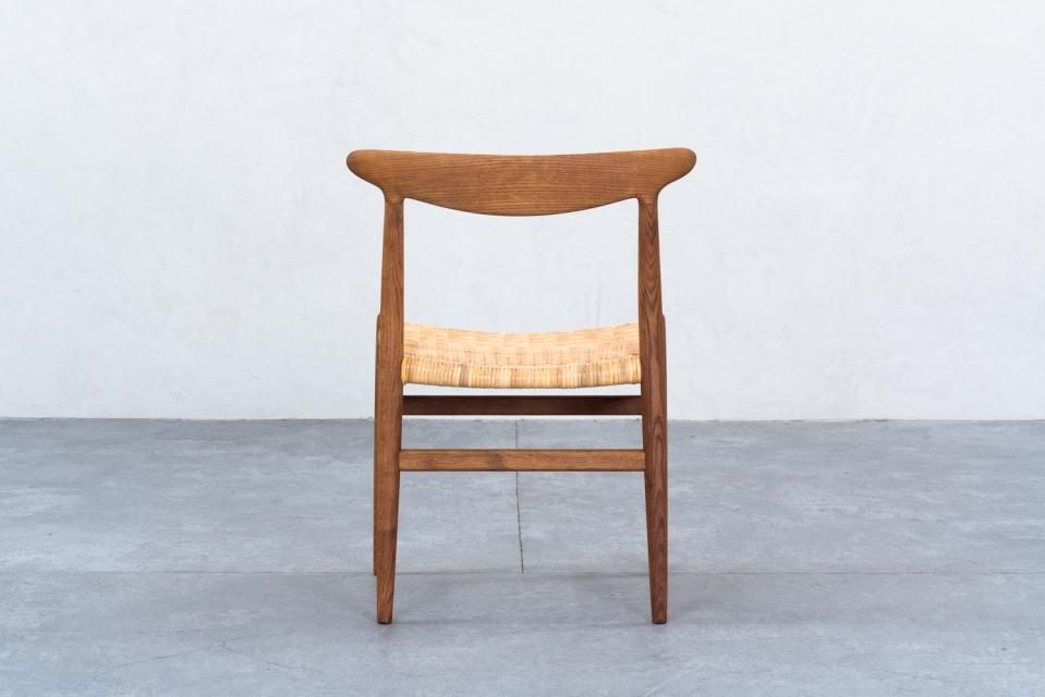 Hans J Wegner W2 ダイニングチェア オーク | 北欧家具 haluta (ハルタ)