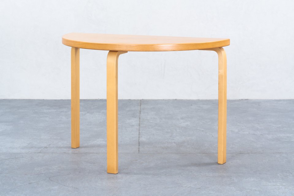 Alvar Aalto 半円テーブル アッシュ | 北欧家具 haluta (ハルタ)