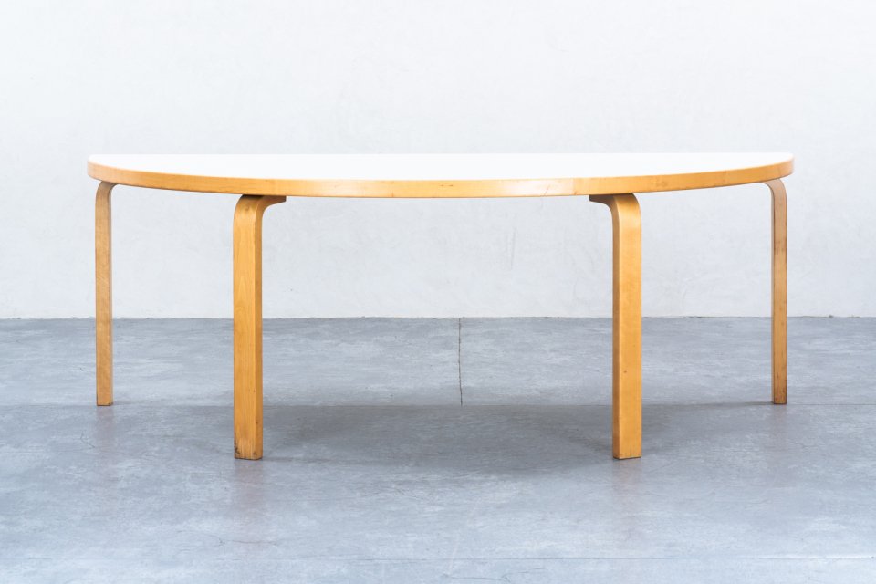 Alvar Aalto 半円テーブル ラミネートホワイト
