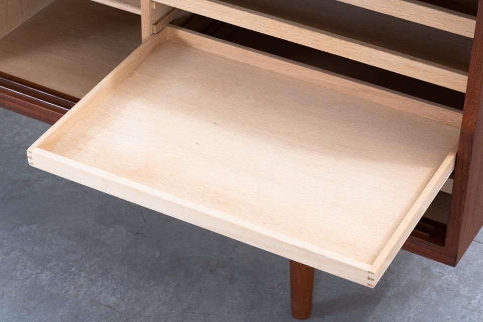 Hans J Wegner RY26 サイドボード チーク | 北欧家具 haluta Hans J Wegner RY26 サイドボード チーク | 北欧家具 haluta