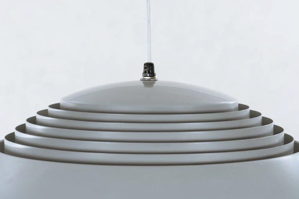 Arne Jacobsen - Arne Jacobsen ヤコブセンHOTEL  ペンダントライト Arne Jacobsen AJロイヤル ペンダントランプ | 北欧家具 haluta