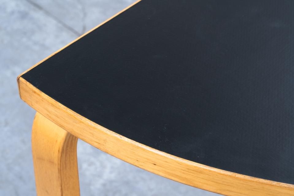 Alvar Aalto 95 半円テーブル リノリウム ブラック | 北欧家具 haluta