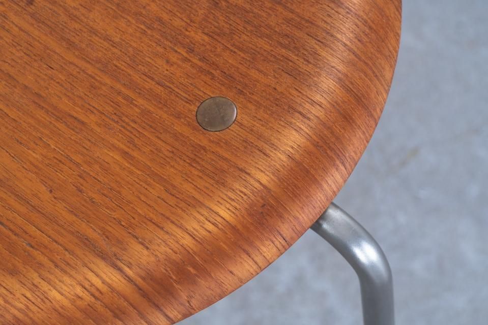 スツール Arne Jacobsen 3170 Teak FRITZ HANSEN Dot Stool 3170 in Teak by Arne Jacobsen for Fritz Hansen