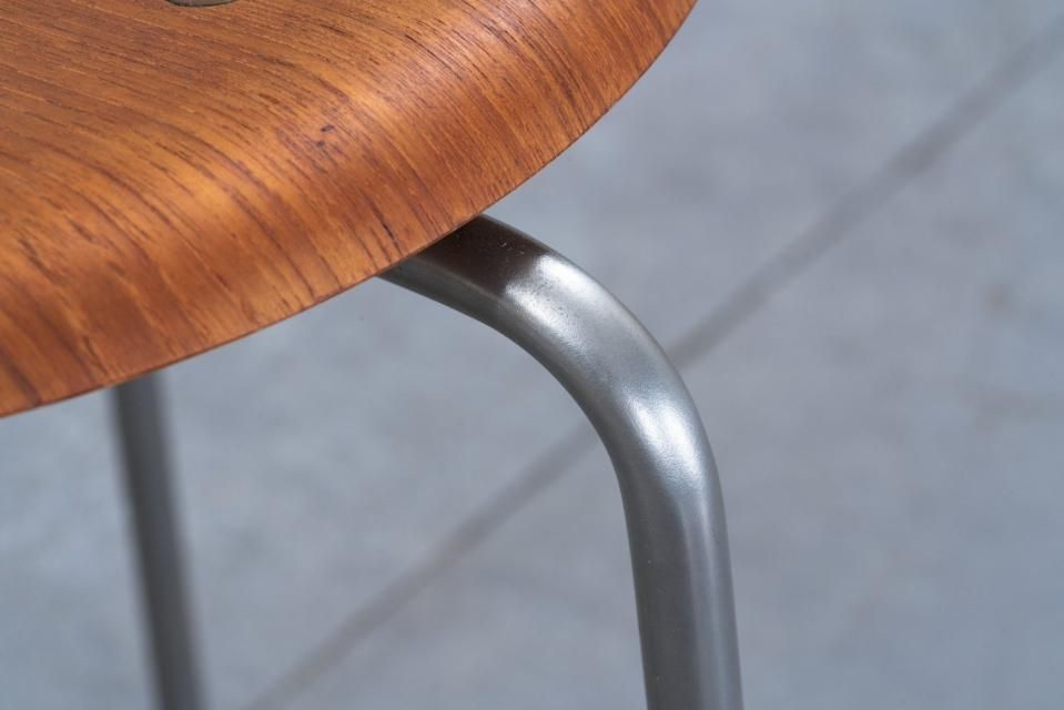 スツール Arne Jacobsen 3170 Teak FRITZ HANSEN Dot Stool 3170 in Teak by Arne Jacobsen for Fritz Hansen