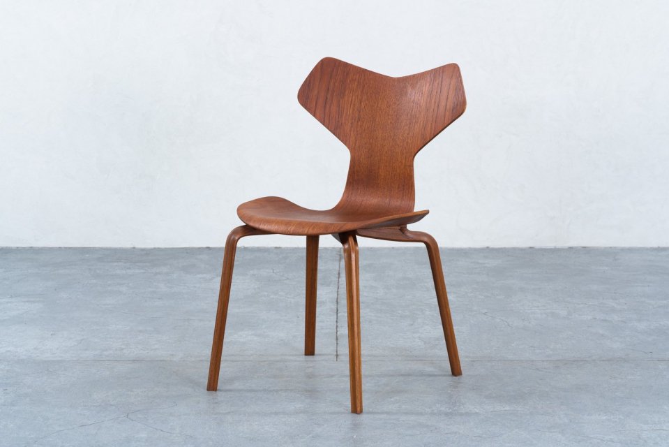 Arne Jacobsen model.3130 グランプリチェア | 北欧家具 haluta (ハルタ)