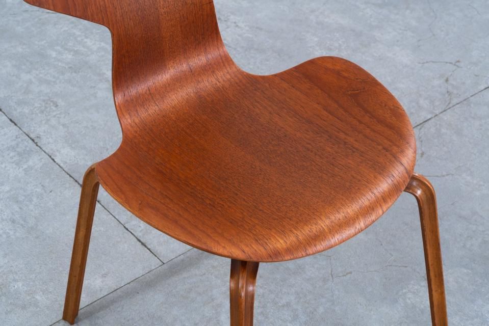 Arne Jacobsen model.3130 グランプリチェア | 北欧家具 haluta