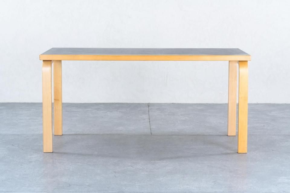 Alvar Aalto 81Aテーブル  リノリウムブラック