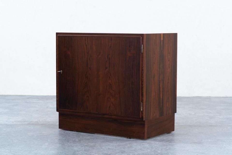 ローズウッドキャビネット棚 キャビネット ローズウッド | 北欧家具 haluta (ハルタ)